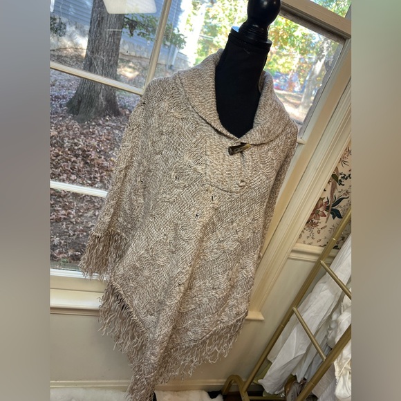 Debbie Morgan Sweater Poncho Fringe Women’s Size Medium Tan Cowl Neck Top - Picture 9 of 12